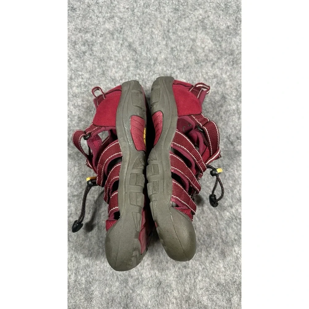 KEEN Newport H2 Shoes Women Size 6 Burgundy Waterproof Hiking Sandals